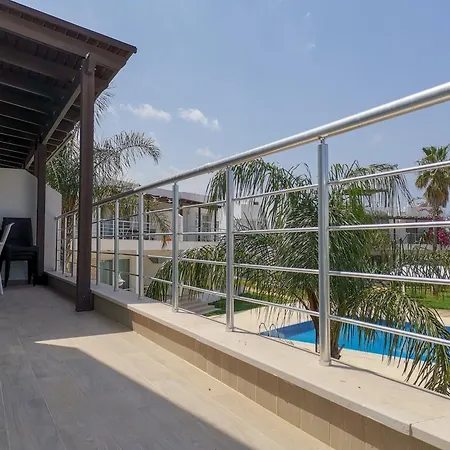 трехкомнатные в жилом комплексе Caesar D4 Flat13 *